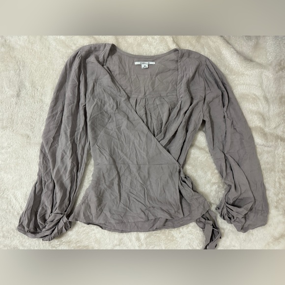 O’Neill Women’s Gray Wrap Long Sleeve Blouse Size XS 
XS - Picture 6 of 10